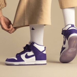 ⁦Nike Dunk High W Varsity Purple⁩ – תמונה ⁦4⁩