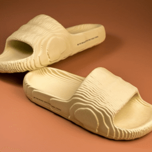 ⁦Adilette 22 Slides Sand⁩ – תמונה ⁦4⁩