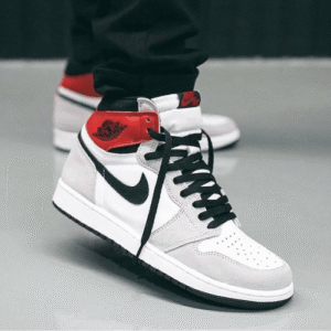 ⁦Nike Air Jordan 1 High Light Smoke Grey⁩ – תמונה ⁦4⁩
