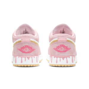⁦Nike Air Jordan 1 Low SE Ice Cream⁩ – תמונה ⁦3⁩