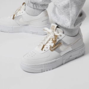 ⁦Nike Air Force 1 Pixel Summit White⁩ – תמונה ⁦2⁩