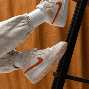 ⁦Air Jordan 1 Mid SE Corduroy Sail⁩ – תמונה ⁦4⁩