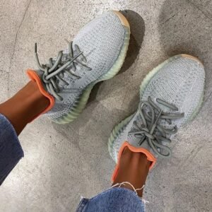 ⁦Adidas Yeezy 350 V2 Desert Sage⁩ – תמונה ⁦4⁩