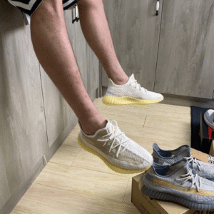 ⁦Adidas Yeezy 350 V2 Natural⁩ – תמונה ⁦4⁩