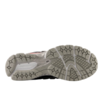 ⁦New Balance 1906 Grey - ניו באלנס 1906⁩ – תמונה ⁦5⁩