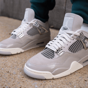 Nike Air Jordan 4 Retro "Frozen Moments" – תמונה 4