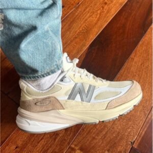 ⁦New Balance 990 v6 Cream Beige⁩ – תמונה ⁦4⁩