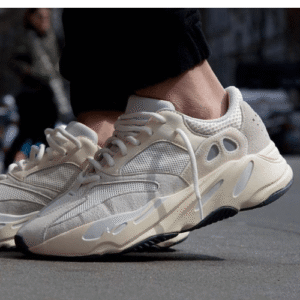 ⁦Yeezy 700 Analog⁩ – תמונה ⁦4⁩