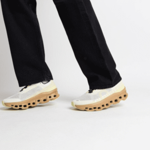 ⁦On Cloud Cloudmonster Cream Dune- נעלי און קלאוד⁩ – תמונה ⁦6⁩