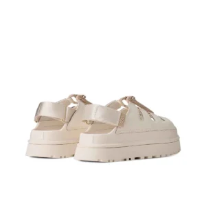 ⁦UGG GoldenGlow Toggle Sandal לנשים – נוחות מתקדמת וסטייל אורבני⁩ – תמונה ⁦12⁩