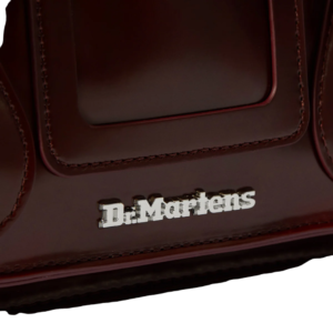 ⁦Dr. Martens Classic Vegan Satchel Bag Cherry Red תיק צד טבעוני⁩ – תמונה ⁦8⁩