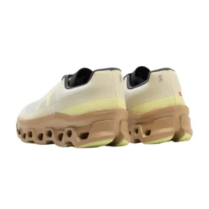 ⁦נעלי ריצה ON Cloudmonster Cream Dune – נוחות מקסימלית, ריפוד מתקדם וביצועים גבוהים⁩ – תמונה ⁦4⁩