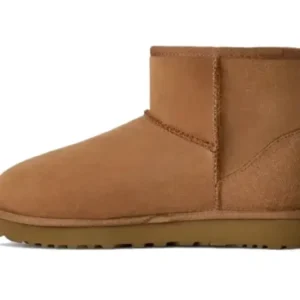 ⁦מגפי UGG Classic Mini II לגברים בצבע Chestnut⁩ – תמונה ⁦3⁩