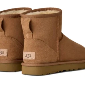 ⁦מגפי UGG Classic Mini II לגברים בצבע Chestnut⁩ – תמונה ⁦3⁩