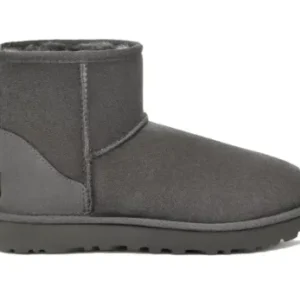⁦מגפי UGG Classic Mini II לגברים בצבע אפור⁩ – תמונה ⁦1⁩
