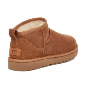 מגפי UGG Classic Ultra Mini לגברים בצבע Chestnut – תמונה 4
