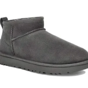 ⁦מגפי UGG Classic Ultra Mini לגברים בצבע אפור⁩ – תמונה ⁦2⁩
