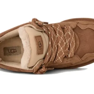 נעלי סניקרס UGG Lowmel לגברים בצבע Chestnut – זמש איכותי ונוחות יומיומית – תמונה 5