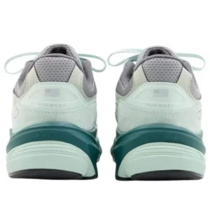 ⁦נעלי New Balance 990v6 מנטה קהילתית⁩ – תמונה ⁦5⁩