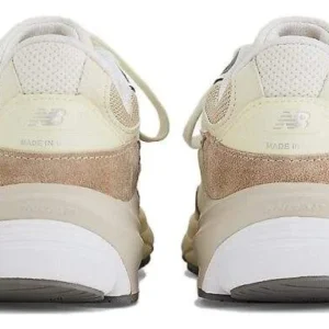נעלי ניו באלאנס 990v6 Made in USA Cream – תמונה 4