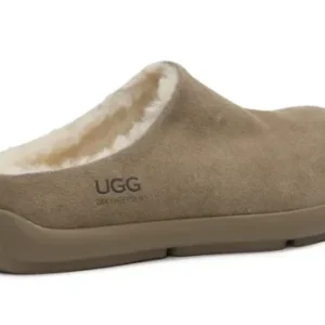 ⁦נעלי בית UGG Premium Jade לגברים בצבע Antelope Brown – עור איכותי עם בטנת צמר כבשים⁩ – תמונה ⁦5⁩