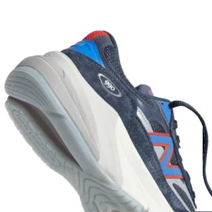 ⁦נעלי New Balance 990v6 x Ronnie Fieg MiUSA גן מדיסון כחול כהה⁩ – תמונה ⁦4⁩