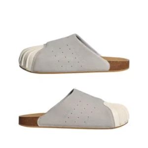 ⁦כפכפי אדידס Adimule בצבע Grey Two / Chalk White – סטייל מודרני ונוחות יומיומית⁩ – תמונה ⁦8⁩