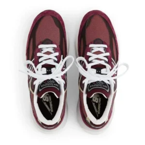 ⁦נעלי New Balance 990v6 x Teddy Santis Made in USA בורדו בז'⁩ – תמונה ⁦3⁩