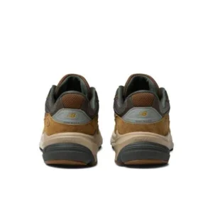 נעלי New Balance 990v6 x Carhartt WIP חאקי – תמונה 5