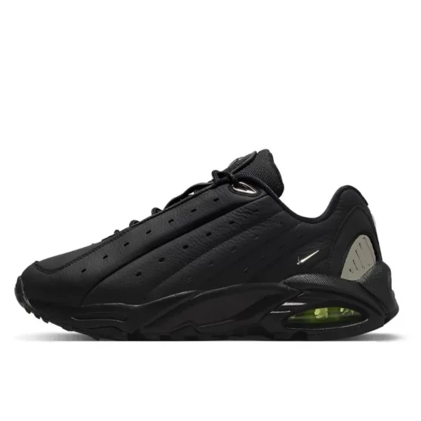nike-hot-step-terra-nocta-black-2-600x600