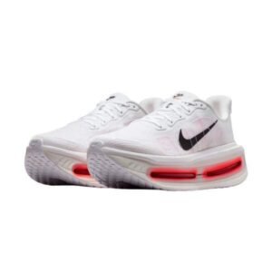 ⁦Nike Vomero Premium Road Running Shoes 'White/Bright Crimson' נעלי ריצה לגברים⁩ – תמונה ⁦4⁩