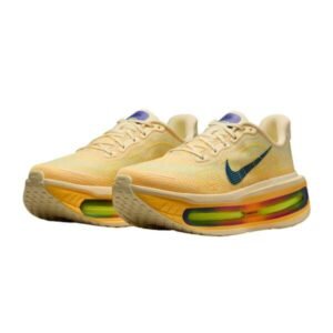 ⁦Nike Vomero Premium Road Running Shoes 'Alabaster/Citron Pulse' נעלי ריצה לגברים⁩ – תמונה ⁦4⁩