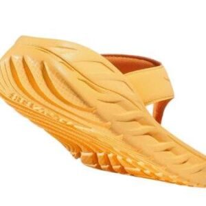 ⁦Hoka Ora Recovery Flip Poppy/Squash Red – כפכפי התאוששות קלים ונוחים⁩ – תמונה ⁦3⁩