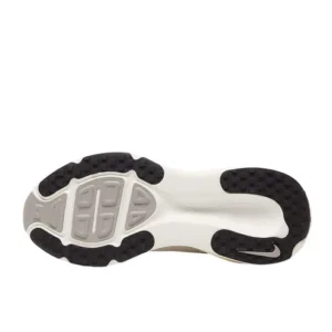 ⁦Nike Vomero 18 Summit White/Black – נעלי ריצה עם ריפוד ותמיכה מתקדמים⁩ – תמונה ⁦3⁩