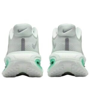 ⁦Nike Vomero Premium Barely Green/Light Silver – נעלי ריצה עם ריפוד ותמיכה מתקדמים⁩ – תמונה ⁦4⁩