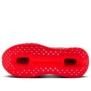 Nike Vomero Premium Black/Bright Crimson – נעלי ריצה עם ריפוד ותמיכה מתקדמים – תמונה 4