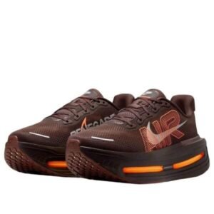 ⁦Nike Vomero Premium Brown Basalt/Total Orange – נעלי ריצה עם שיכוך ותמיכה⁩ – תמונה ⁦4⁩