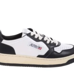 Autry Medalist Low Black White Toe סניקרס