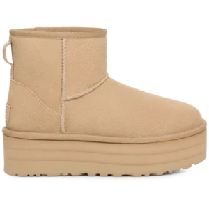 UGG Classic Ultra Platform Mustard Seed – מגפי פלטפורמה בצבע בז׳