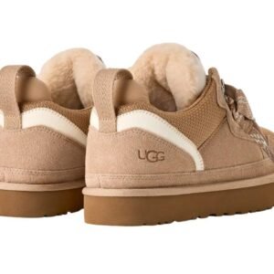 ⁦UGG Women’s Lowmel Sand – נעלי נשים בגוון חול בעיצוב יומיומי⁩ – תמונה ⁦2⁩