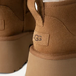 UGG Women’s Classic Ultra Mini New Heights Chestnut – מגפי פלטפורמה לנשים בצבע ערמוני – תמונה 5