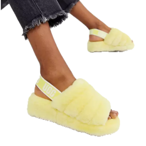 UGG Fluff Yeah Slides – סנדלי נשים פרוותיים בצבע משתנה – תמונה 2