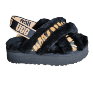 ⁦UGG Women’s Disco Cross Tiger Print – סנדלי פרווה לנשים בהדפס מנומר⁩ – תמונה ⁦3⁩
