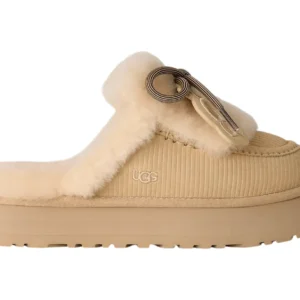 UGG Women’s Disquette Heritage Sand Castle – נעלי מוקסין לנשים בגוון חול