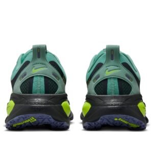 ⁦נעלי ריצה Nike Vomero 18 Gore-Tex Seaweed Cannon Gray⁩ – תמונה ⁦4⁩