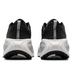⁦נעלי ריצה Nike Vomero Plus Anthracite White Wolf Grey⁩ – תמונה ⁦4⁩